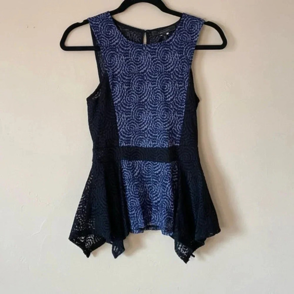 BCBGMAXAZRIA Seren Lace Peplum Contrast Top XS - Picture 3 of 6